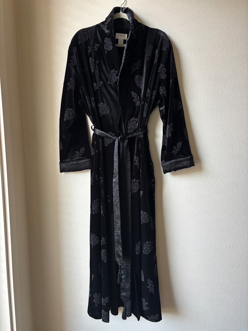 Womens Black Floral Velvet Satin Beaded Robe Extra Long Chic Old Money Lux XL